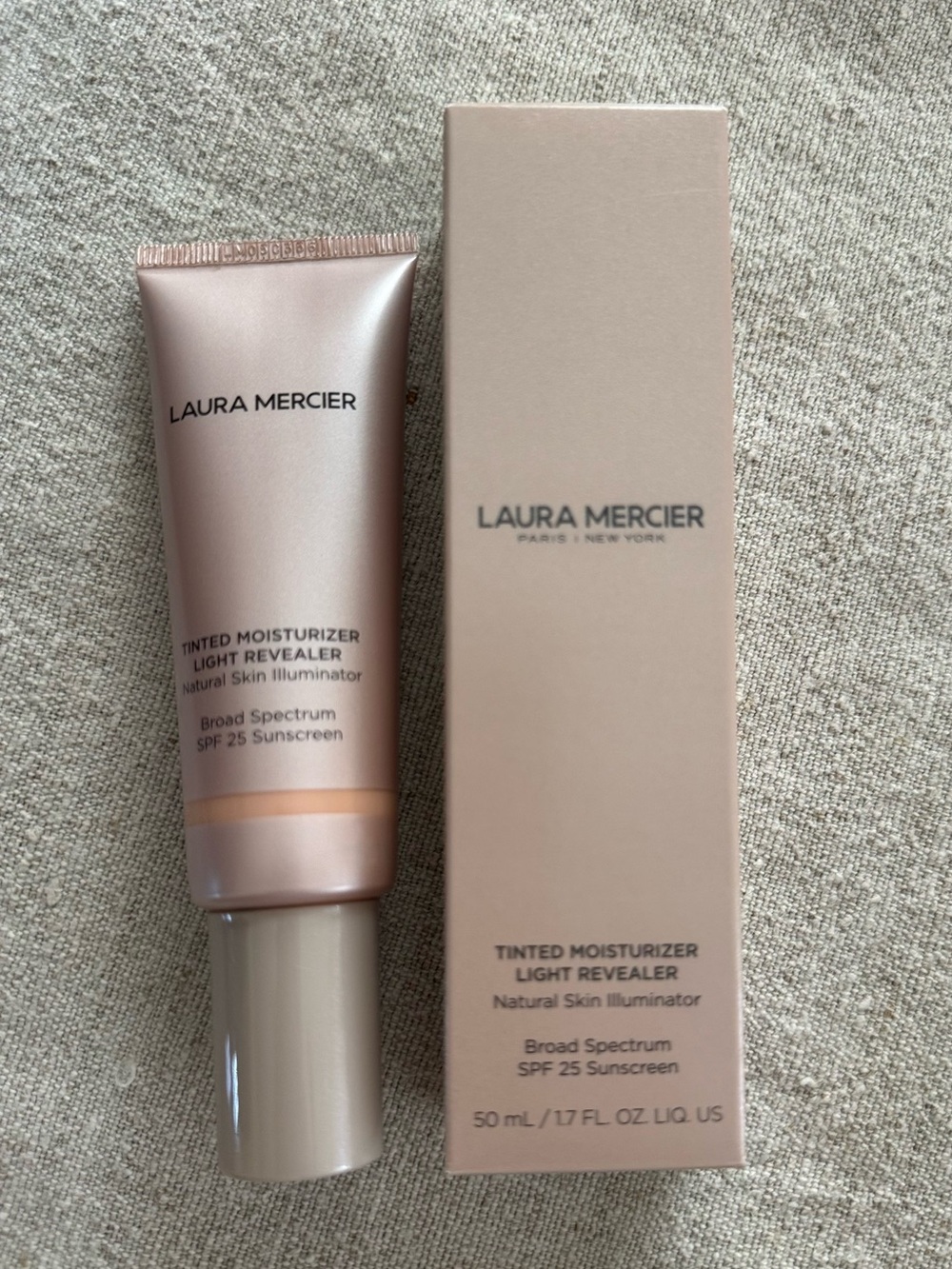 Laura Mercier Tinted Moisturizer Light Revealer SPF 25 – 50ml / 1.7 FL. OZ
